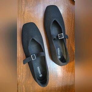 Black Ribbed Square-Toe Mary-Jane Flats